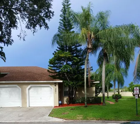 2001 Maplewood Dr, Greenacres, FL 33415