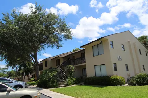 6784 S Palmetto Cir #105, Boca Raton, FL 33433