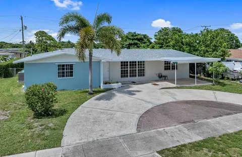 1415 W Bloxham St, Lantana, FL 33462