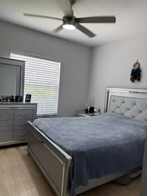 3743 Nyack Ln, Greenacres, FL 33463