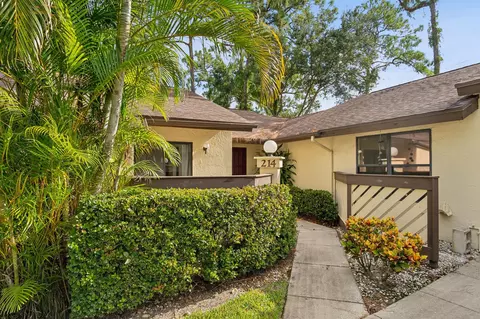 214 Thorn Apple Ct, Royal Palm Beach, FL 33411