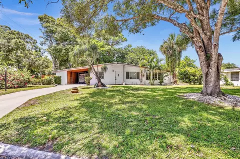 3041 Pioneer Cir, Fort Pierce, FL 34982