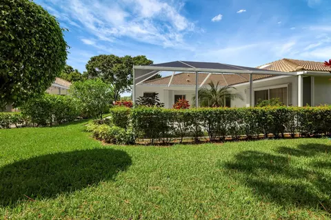 10302 Chapman Oak Ct, Palm Beach Gardens, FL 33410