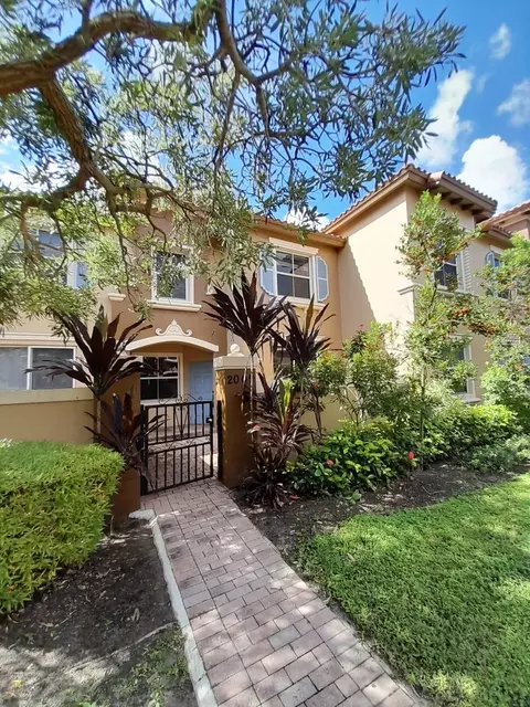 6549 Diamond Springs Ter #2009, West Palm Beach, FL 33411