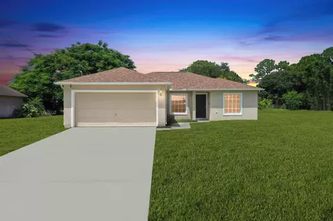 373 SW Columbus Dr, Port Saint Lucie, FL 34953