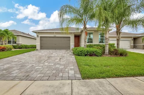 5757 SE Pinehurst Trl, Hobe Sound, FL 33455