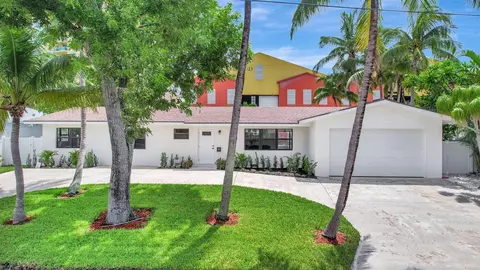 330 Wilma Circle Cir, Riviera Beach, FL 33404