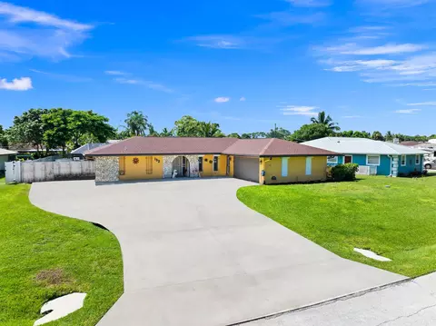 132 NE Naranja Ave, Port Saint Lucie, FL 34983