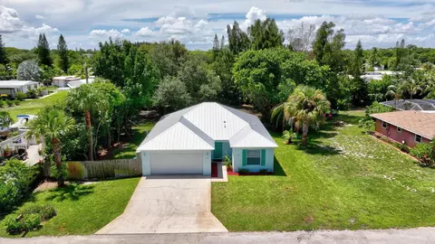 1310 NE Oak Ln Dr, Jensen Beach, FL 34957