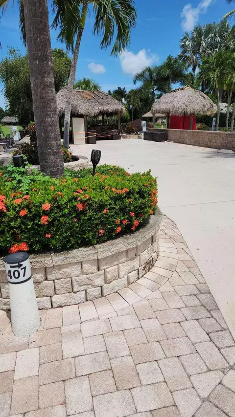 407 NW Chipshot Ln, Port St Lucie, FL 34986