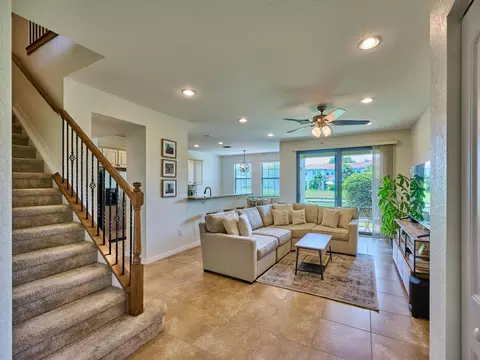 118 W Astor Cir, Delray Beach, FL 33484