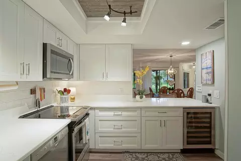 2050 Pine Crk #103, Vero Beach, FL 32966