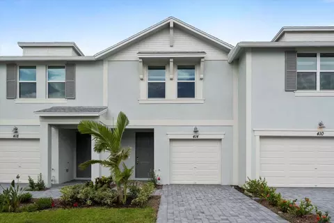414 Salisbury Cir, Fort Pierce, FL 34982