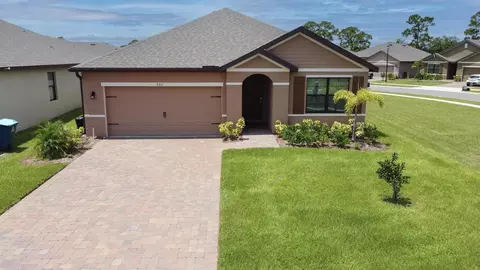 922 Remington Green Dr SE, Palm Bay, FL 32909