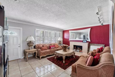 19631 NW 6th Ct, Miami Gardens, FL 33169
