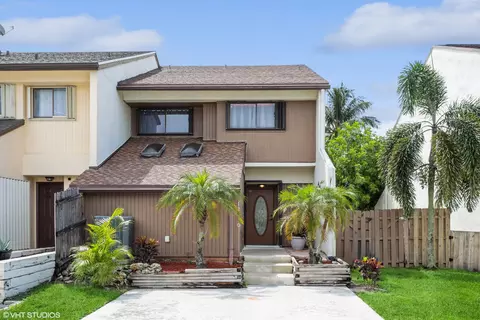 12330 Westhampton Cir, Wellington, FL 33414