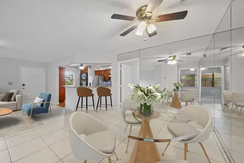 5172 Tennis Ln, Delray Beach, FL 33484