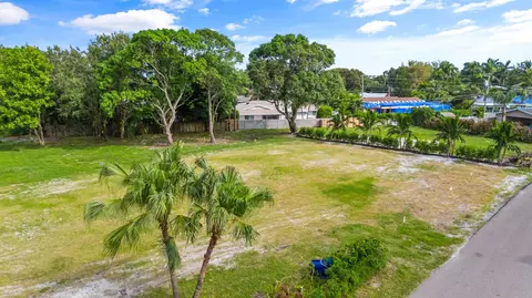 325 W Riverside Dr #1, Jupiter, FL 33469