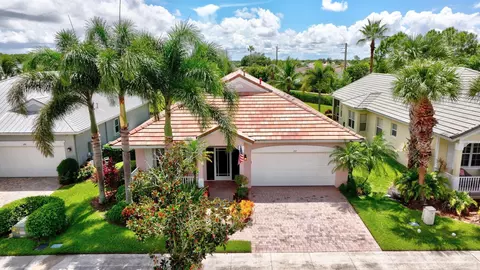 197 NW Willow Grove Ave, Port Saint Lucie, FL 34986