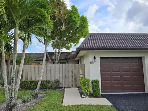 112 Lake Paula Dr, West Palm Beach, FL 33411