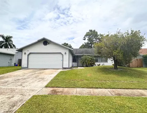 5046 El Claro Cir, West Palm Beach, FL 33415