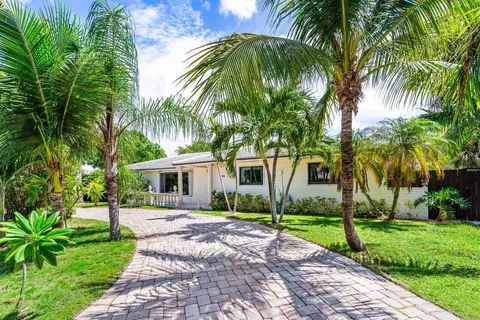 942 S Atlantic Dr, Lantana, FL 33462