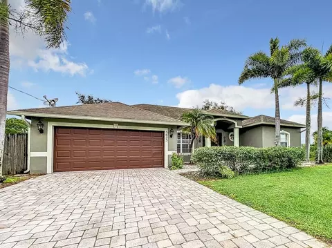 5653 NW Krin Ct, Port Saint Lucie, FL 34986