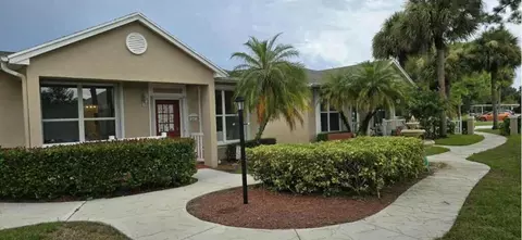 541 NW San Remo Cir, Port Saint Lucie, FL 34986