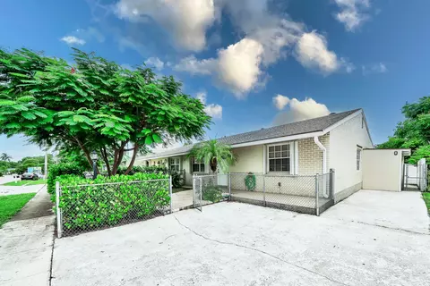 4662 Empire Way, Greenacres, FL 33463