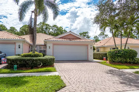 876 SW Tamarrow Pl, Stuart, FL 34997