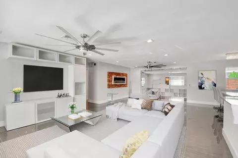 2325 SW 11th St, Boynton Beach, FL 33426