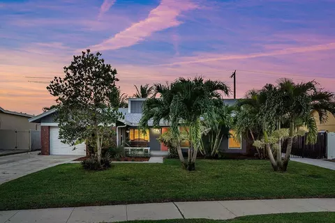 603 NW 11th St, Boynton Beach, FL 33426