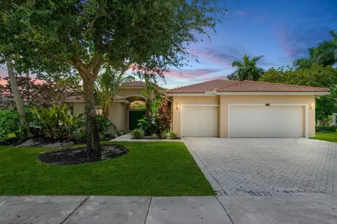 11715 Waterbend Ct, Wellington, FL 33414