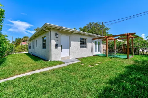 3700 S Olive Ave, West Palm Beach, FL 33405