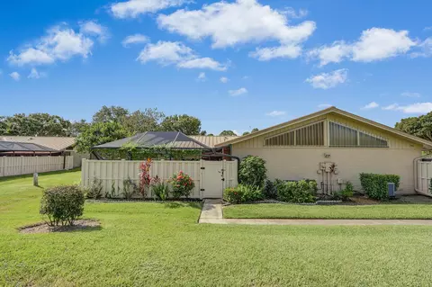 5658 Golden Eagle Cir, Palm Beach Gardens, FL 33418