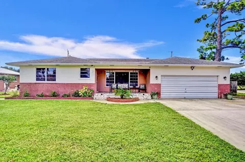 4306 Waterway Dr, Lake Worth, FL 33462