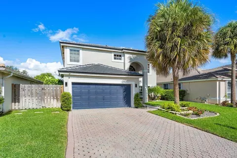 7162 Lake Island Dr, Lake Worth, FL 33467