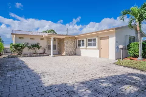 728 Ridgewood Drive Dr, West Palm Beach, FL 33405