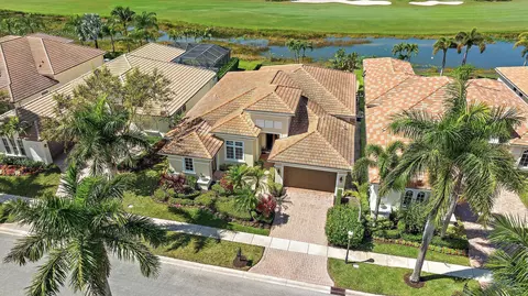 7025 Isla Vista Dr, West Palm Beach, FL 33412