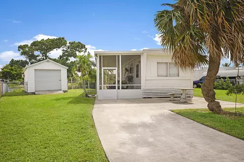4222 Hibiscus Cir, West Palm Beach, FL 33409