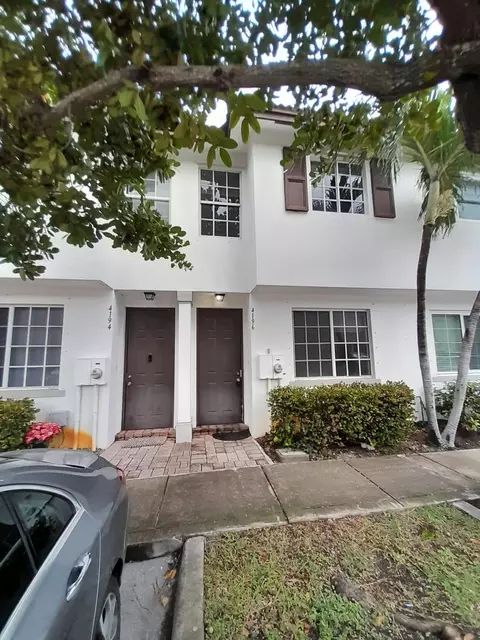 4196 Napoli Lake Dr, Riviera Beach, FL 33410