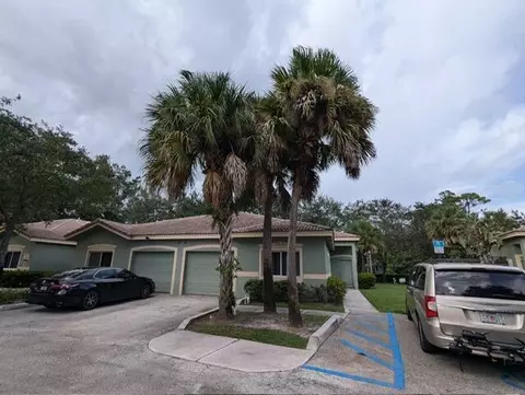 240 Crestwood Cir #104, Royal Palm Beach, FL 33411