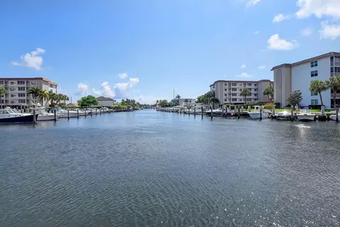 921 Gardenia Dr #371, Delray Beach, FL 33483