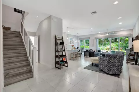 11433 Pointe Midtown Dr, Palm Beach Gardens, FL 33418