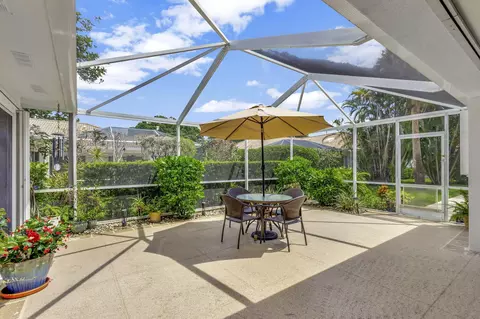 5602 Red Oak Ct, Palm Beach Gardens, FL 33410