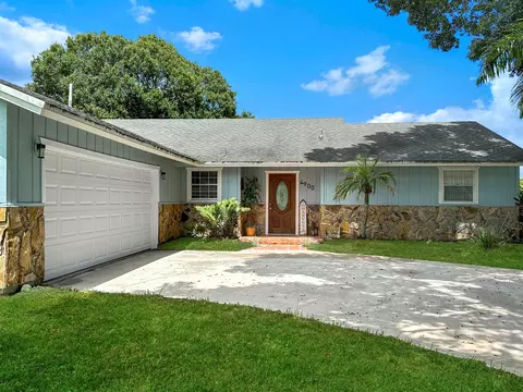 4900 Paleo Pines Cir, Fort Pierce, FL 34951