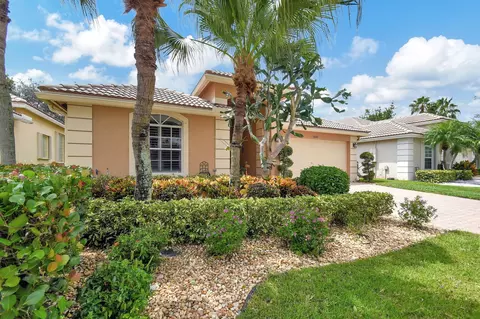 5682 Fountains Dr S, Lake Worth, FL 33467