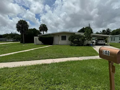 102 SE Bonita Ct, Port St Lucie, FL 34983
