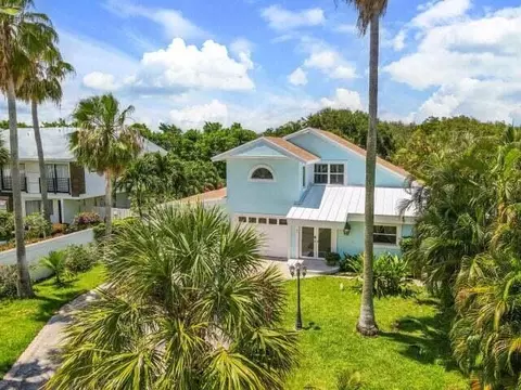 2560 Bessie St, Delray Beach, FL 33444