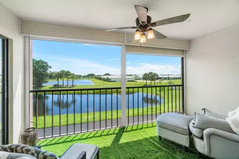 6866 Huntington Ln #205, Delray Beach, FL 33446